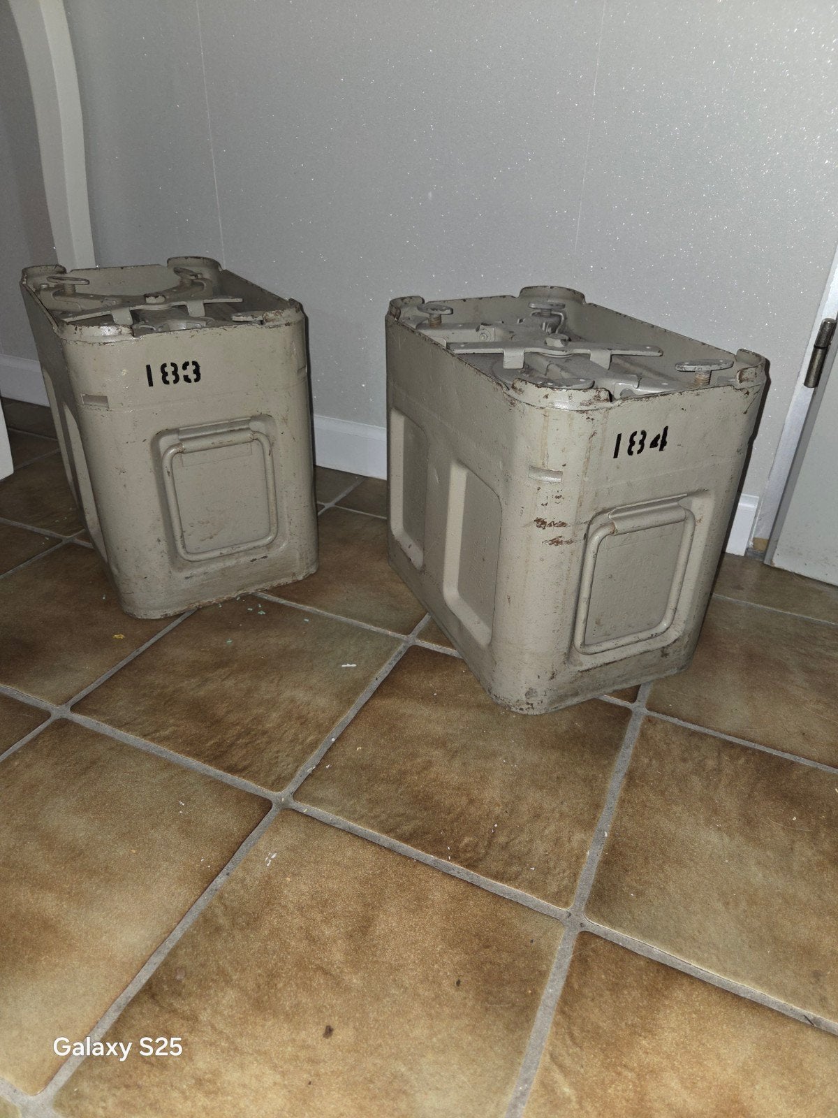 Militaire transportcontainers uit 1959 - Set van 2, Ophalen, Landmacht
