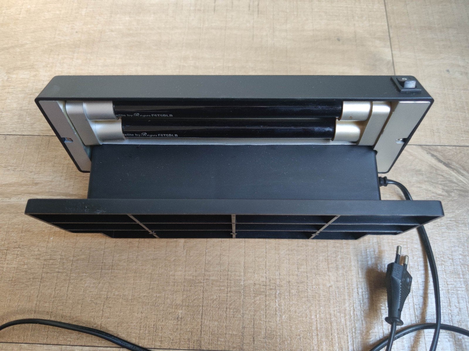 Vals geld detector - UV lamp, Ophalen, Valsgelddetector