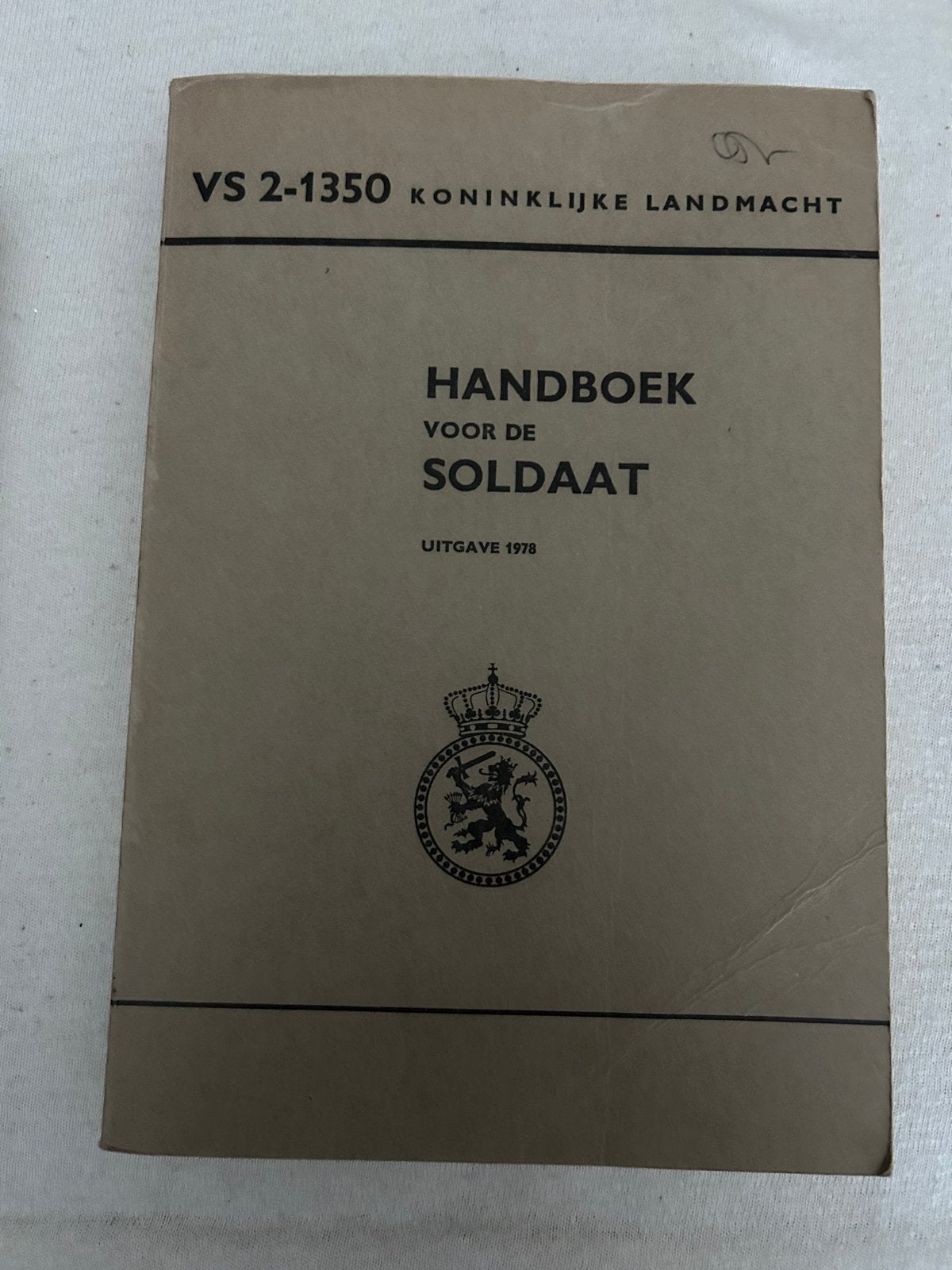 Handboek voor de Soldaat - Uitgave 1978 & 1988 (2 stuks), Boeken, Oorlog en Militair, Ophalen of Verzenden, 1945 tot heden, Gelezen