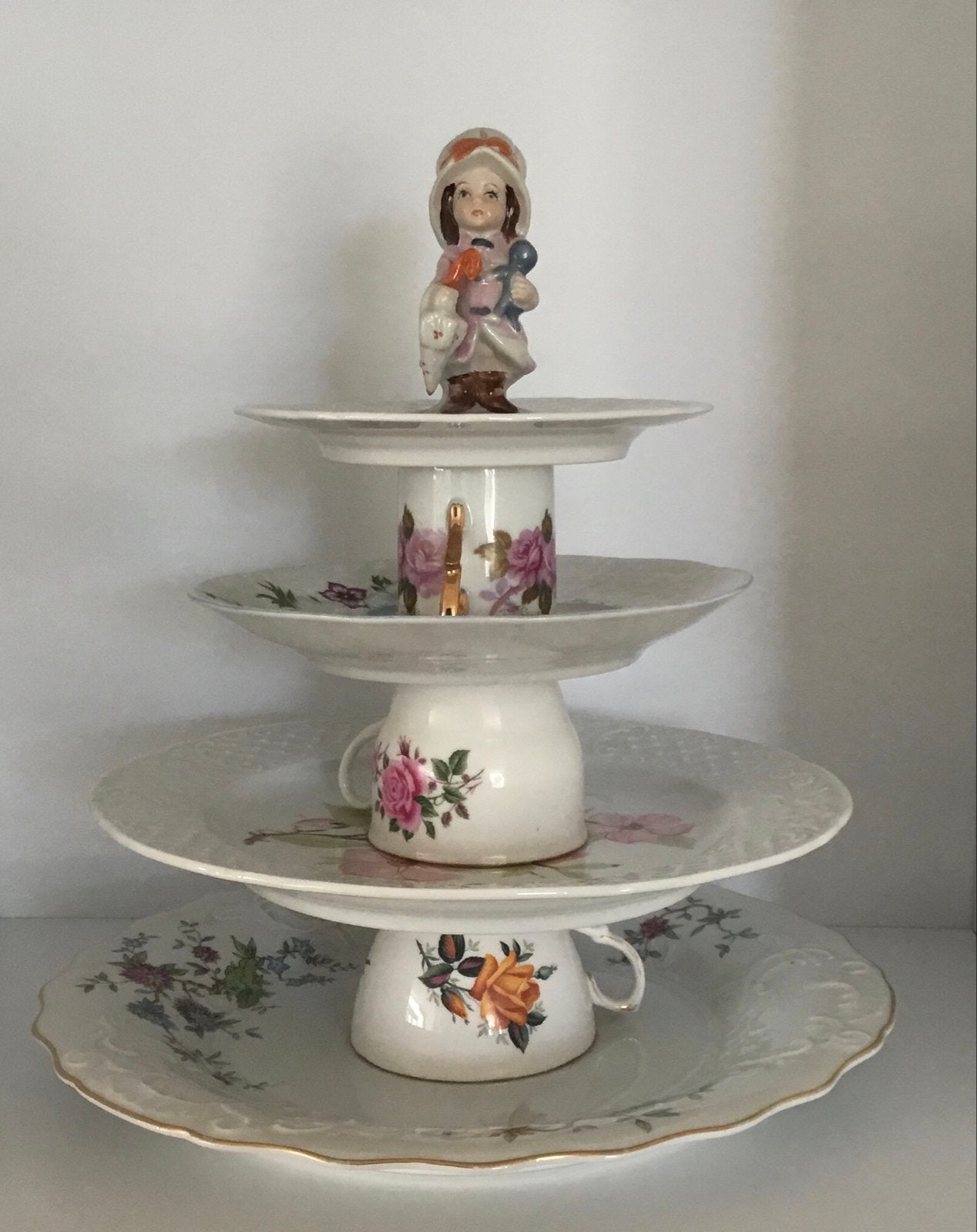 Unieke 4-laags etagère van vintage porselein, Ophalen, Nieuw, Etagère