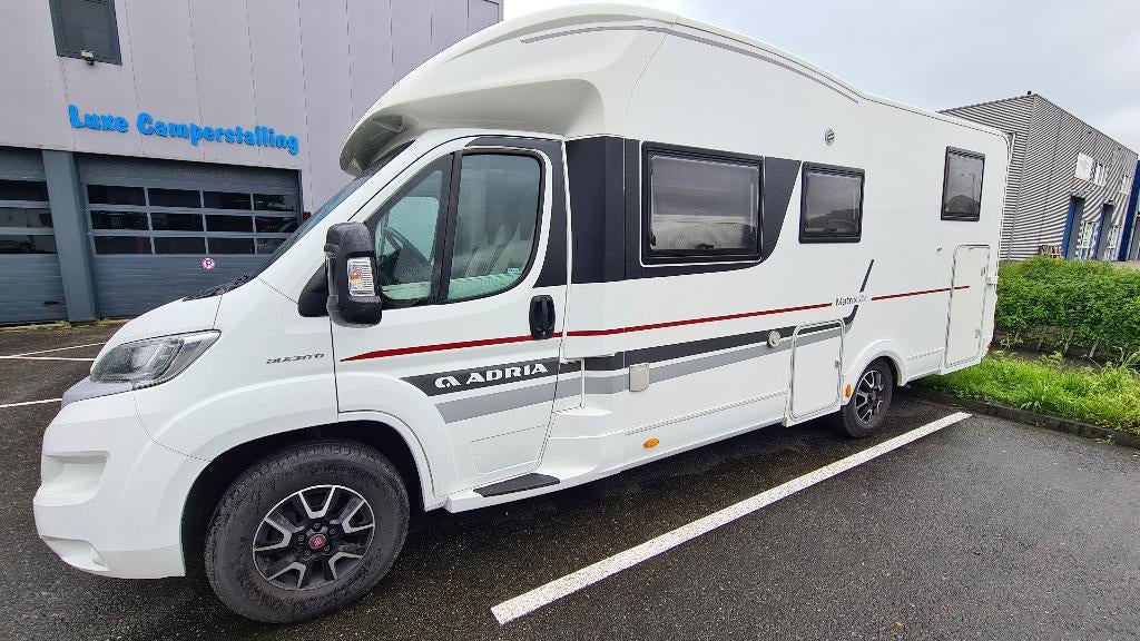 Te koop aangeboden Adria Matrix 670 SL Plus, Ringverwarming, Fiat, Afzuigkap, Particulier
