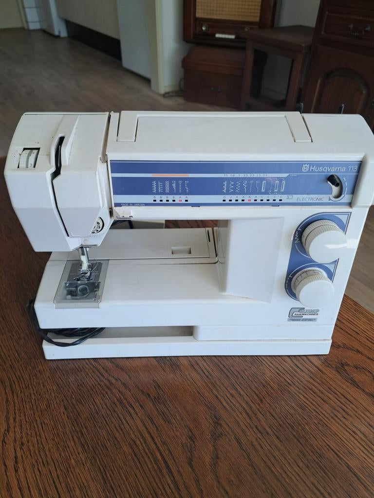 Oude naaimachine husqvarna, Hobby en Vrije tijd, Ophalen, Gebruikt, Naaimachine, Overige merken