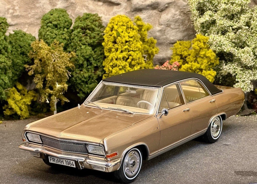 1:18 Opel Diplomat A V8 uit 1964 Goud metallic BoS Models, Hobby en Vrije tijd, Modelauto's | 1:18, Ophalen of Verzenden, Nieuw