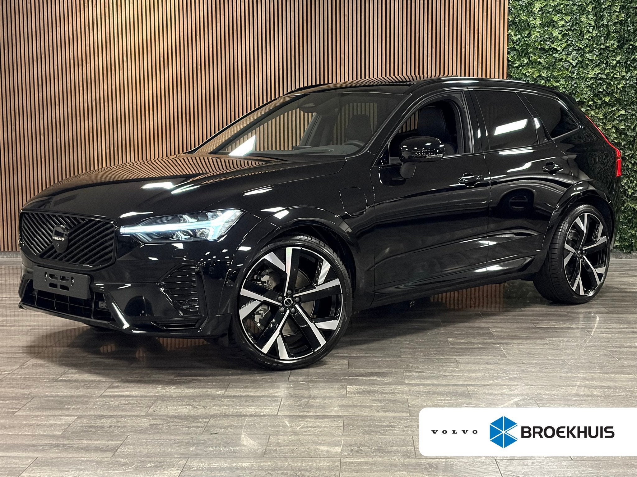 Volvo XC60 T6 AWD Recharge Ultra Black Edition, 12 maanden, Verwarmde buitenspiegels, Gebruikt, 4 cilinders