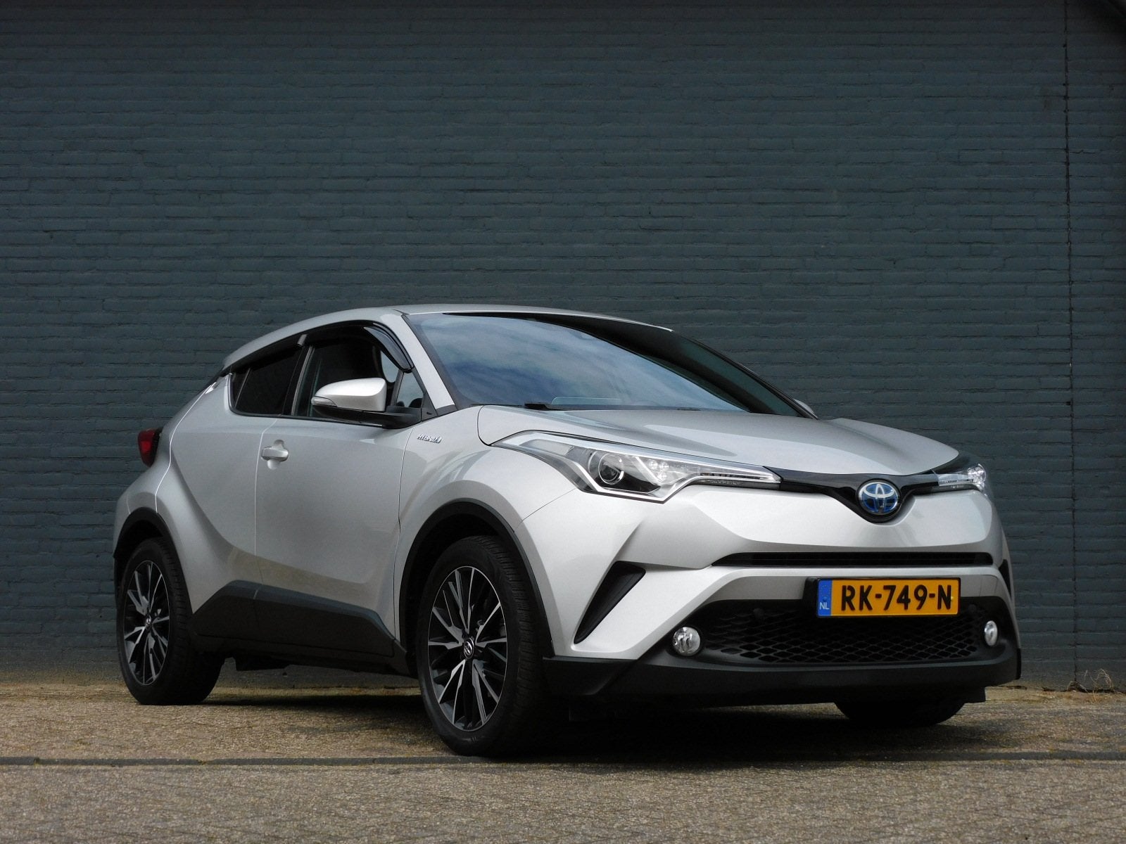 Toyota C-HR 1.8 Hybrid Dynamic TOPSTAAT! CAMERA! STOELVERWAR, Stof, 4 cilinders, 26 km/l, Hybride Elektrisch/Benzine