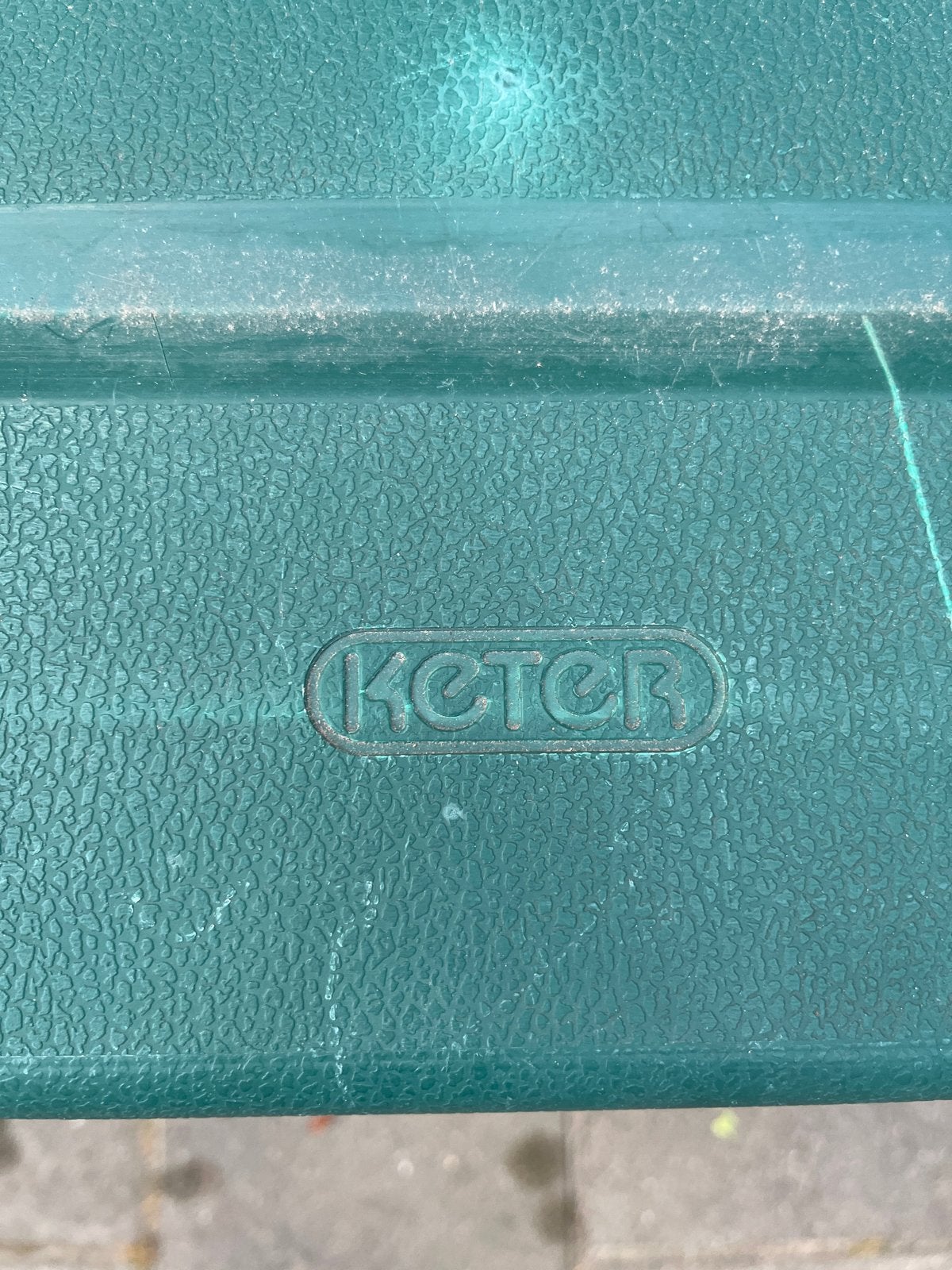 Keter opbergbox met lichte schade, Tuin en Terras, Bergingen en Tuinkasten, Ophalen, Gebruikt, Kunststof, Overige typen