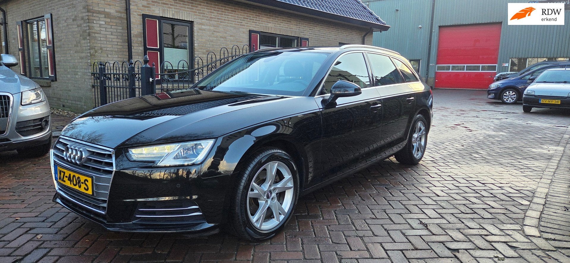 Audi A4 Avant 2.0 TFSI MHEV Design Pro Line Plus, Auto's, Stof, Gebruikt, 1984 cc, Zwart