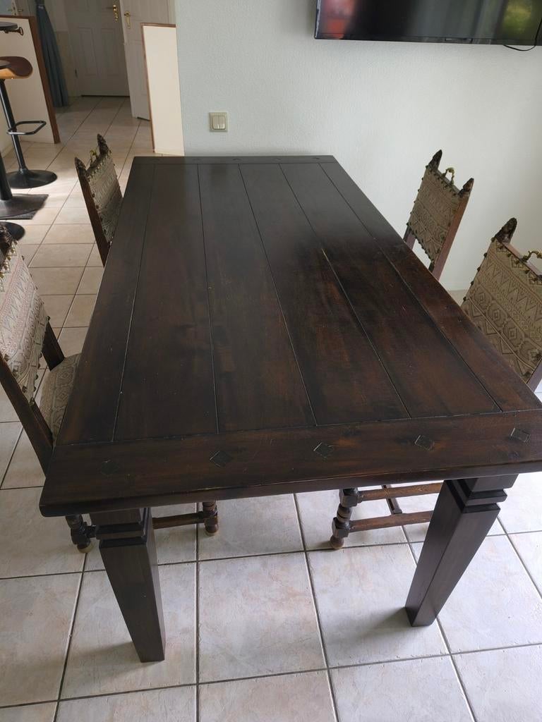 Robuuste donkerhouten eettafel met 4 stoelen, Huis en Inrichting, Tafels | Eettafels, Ophalen, Gebruikt, Klassiek, Robuust, 50 tot 100 cm
