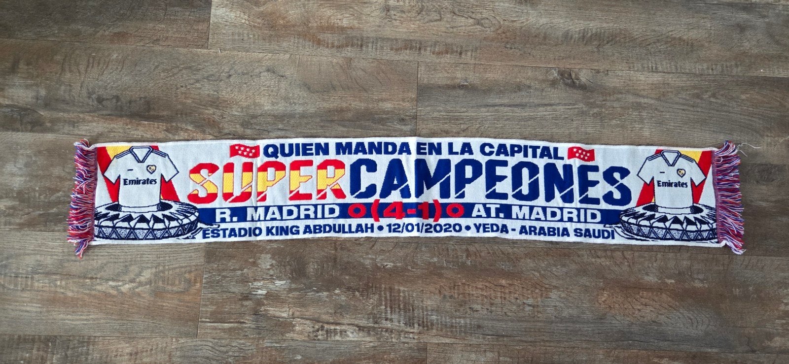 Sjaal Real Madrid, Ophalen of Verzenden, Zo goed als nieuw, Buitenlandse clubs, Vaantje of Sjaal