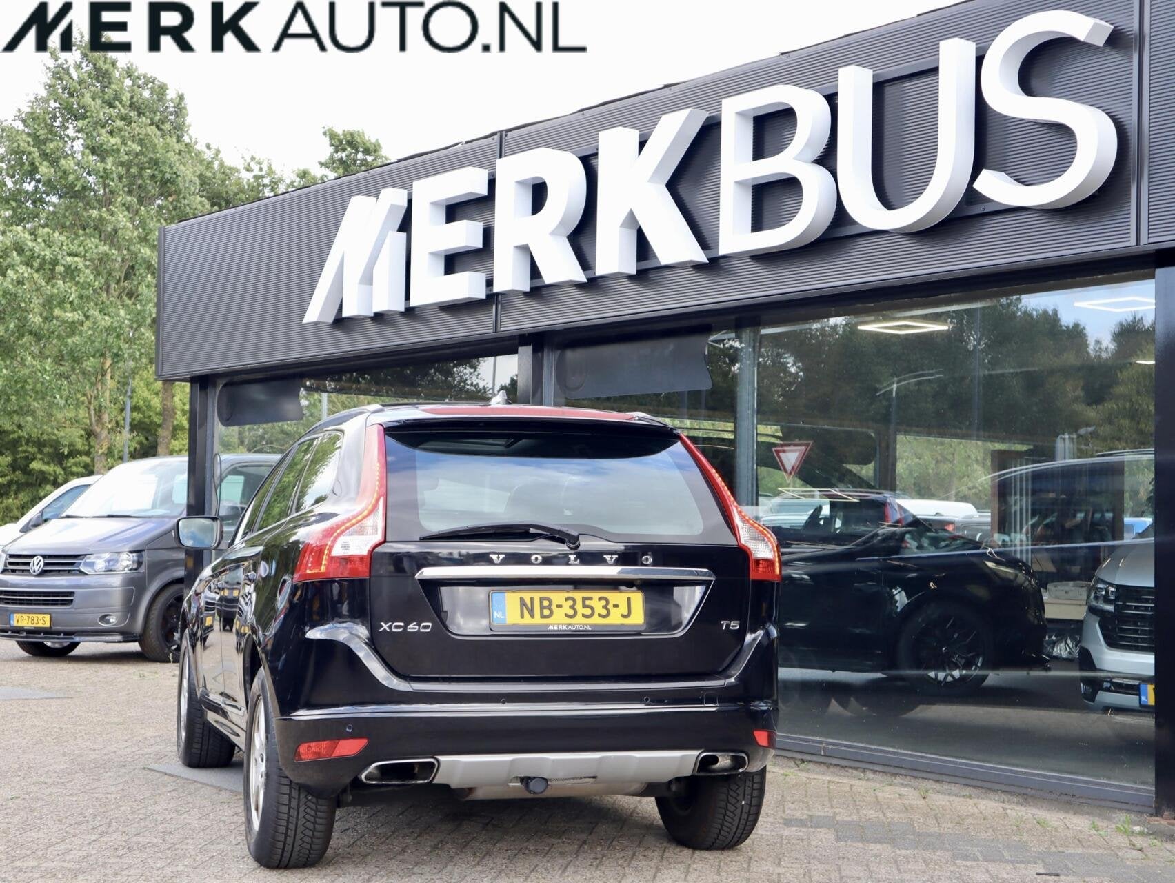 Volvo XC60 2.0 T5 FWD Polar+, Panodak,TrekhaakDealer onderho, Auto's, Volvo, 15 km/l, 4 cilinders, 1969 cc, Zwart