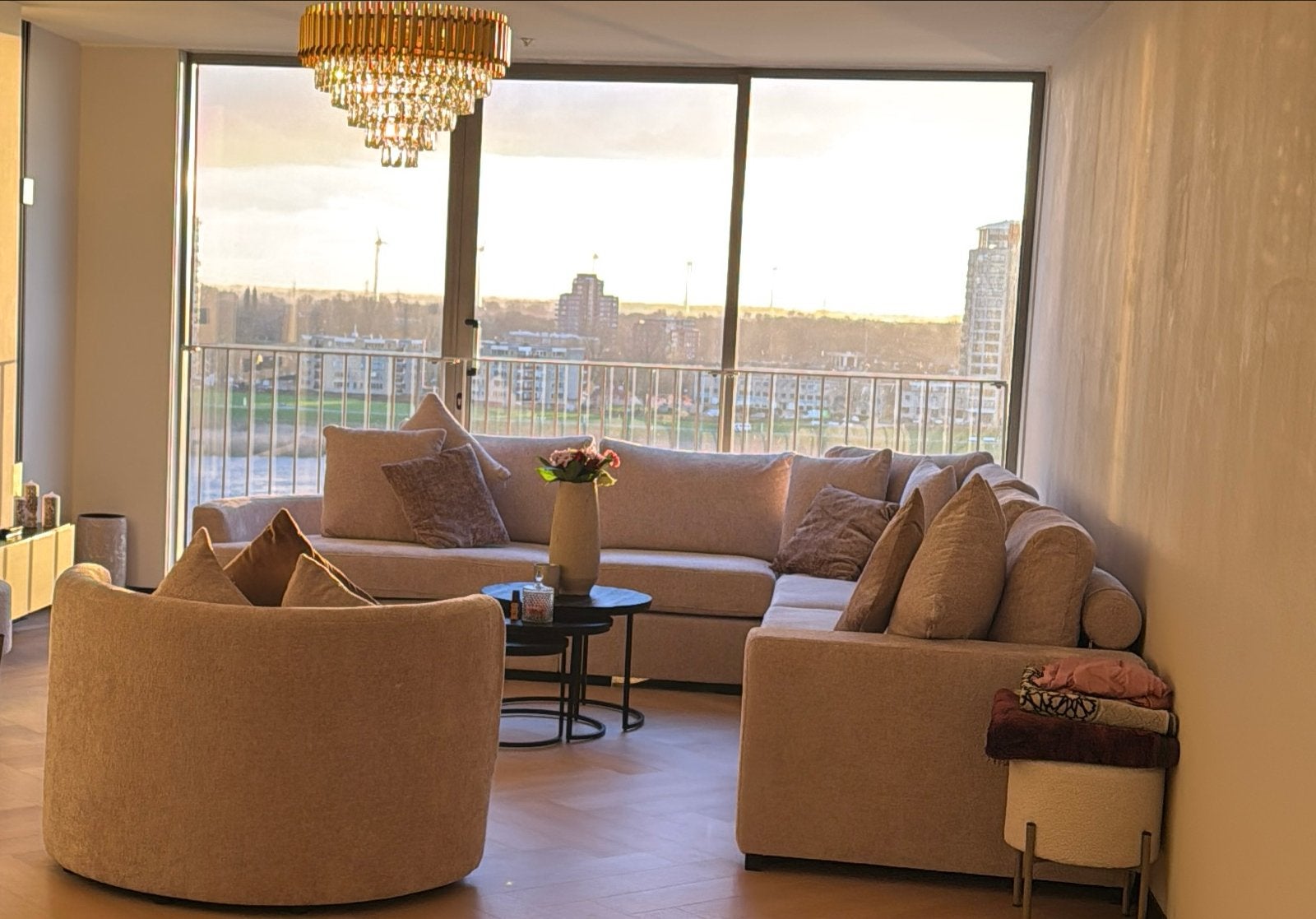 Grote beige Hoekbank met loveseat - Zo goed als nieuw, Ophalen, 250 tot 300 cm, Hoekbank, 75 tot 100 cm