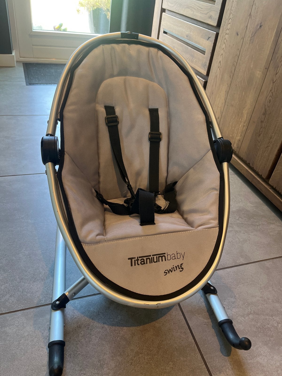 Wipstoel Titanium baby Swing - ook vast te zetten, Kinderen en Baby's, Wipstoeltjes, Wipstoel, Ophalen, Overige merken, Verstelbaar