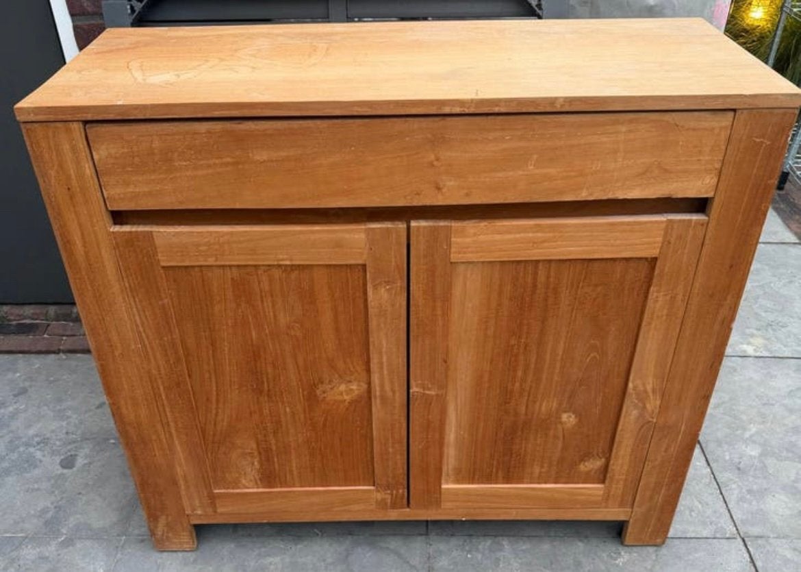 Gevraagd teak kastje max 115bx65hx50d, Ophalen, Zo goed als nieuw