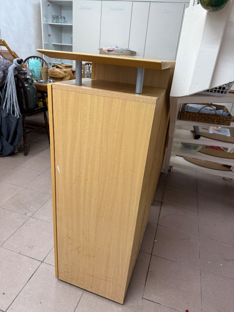 2 stevige kasten in spiegelbeeld – laden & kastruimte, Ophalen