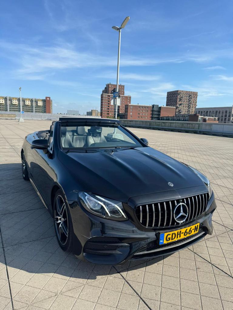 Mercedes-Benz E200 Cabrio AMG-line Night Edition Zwart, Auto's, Achterwielaandrijving, 1800 kg, 4 cilinders, Cabriolet