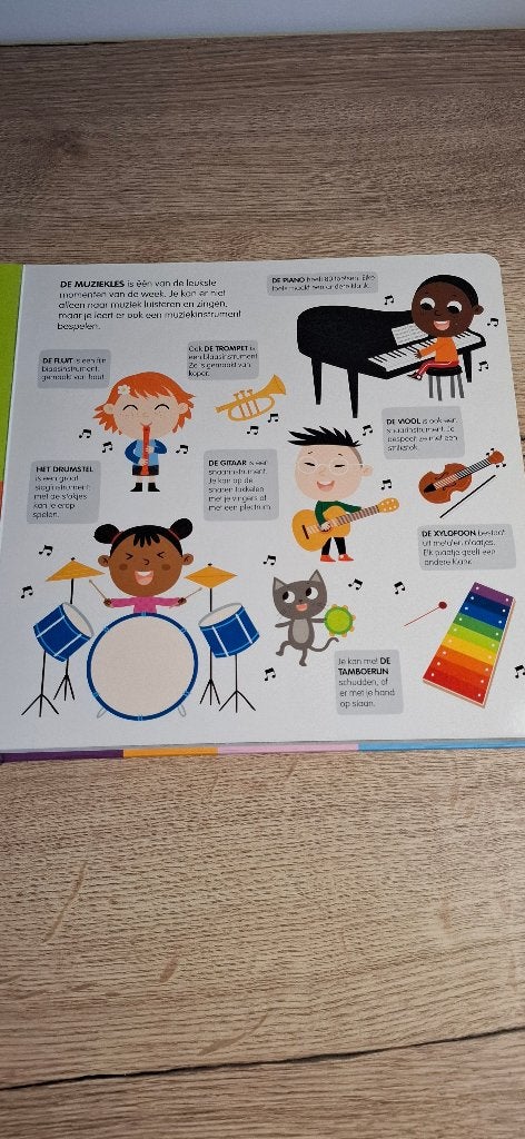 De Baby Encyclopedie Giraf Books kijkboek, Non-fictie, Giraf Books, Ophalen of Verzenden, Zo goed als nieuw