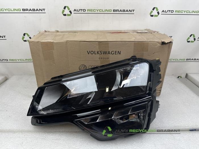 Koplamp links van een Skoda Karoq, Gebruikt, -, -, Ophalen of Verzenden