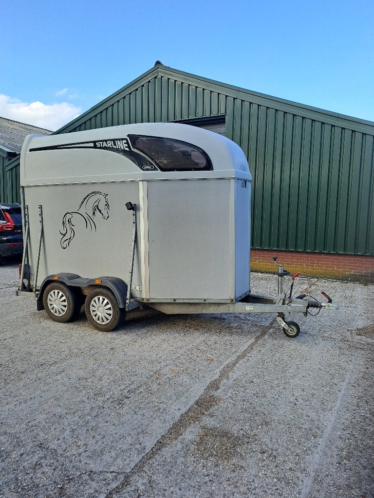 Atec 1,5 paards trailer met aluminium bodem, Ophalen, Gebruikt, Hout, 1½-paards trailer