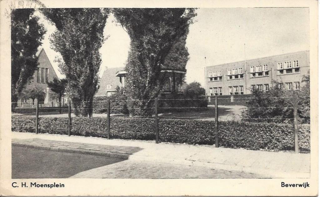 Beverwijk (N.H.) C. H. Moensplein, gelopen 1956, Ophalen of Verzenden, 1940 tot 1960, Gelopen, Noord-Holland