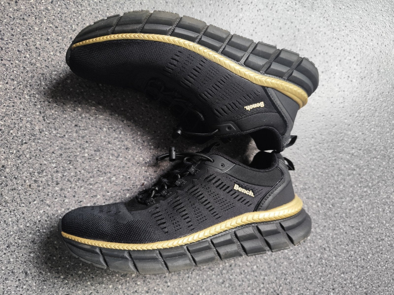 Bench loop/sport schoenen maat 39, Ophalen of Verzenden, Zo goed als nieuw, Zwart, Sneakers of Gympen