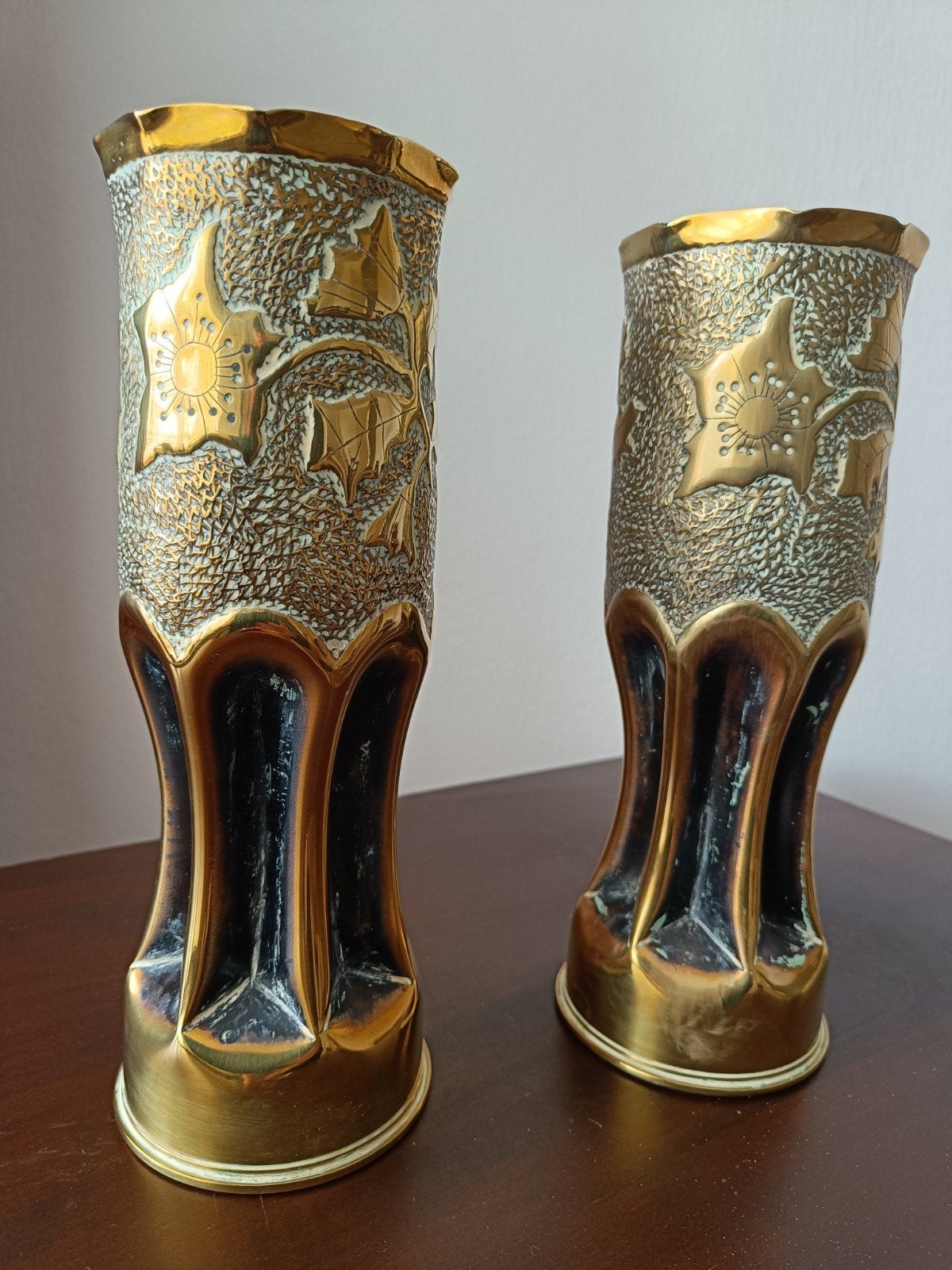 Twee Antieke Messing Vazen - Hulzen, Ophalen
