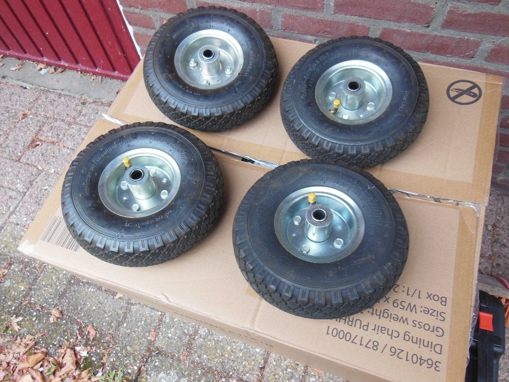 4 x  BANDEN  260x85  -  ZGAN voor Steekkar/etc., Ophalen of Verzenden, Gebruikt, Overige typen