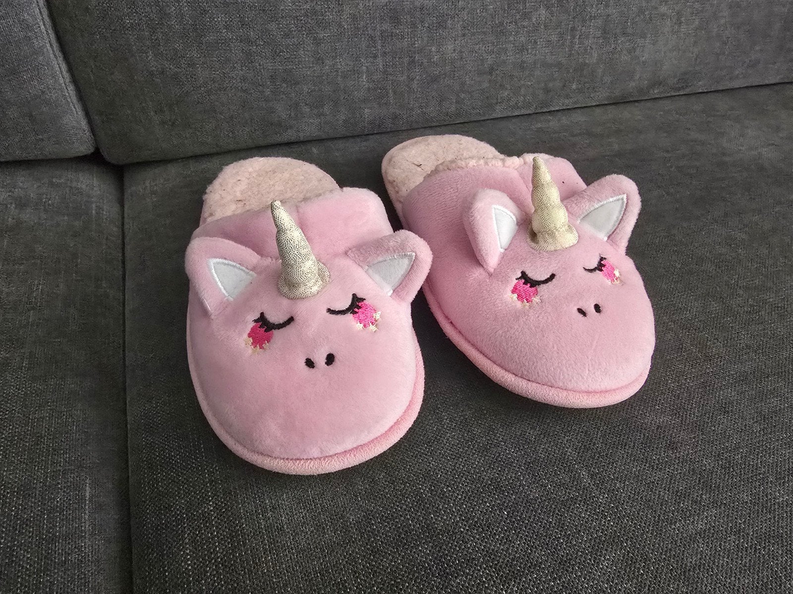 Pantoffels Slofjes Eenhoorn Unicorn maar maat 34 35 roze, Kinderen en Baby's, Slofjes, Meisje, Ophalen of Verzenden, Zo goed als nieuw