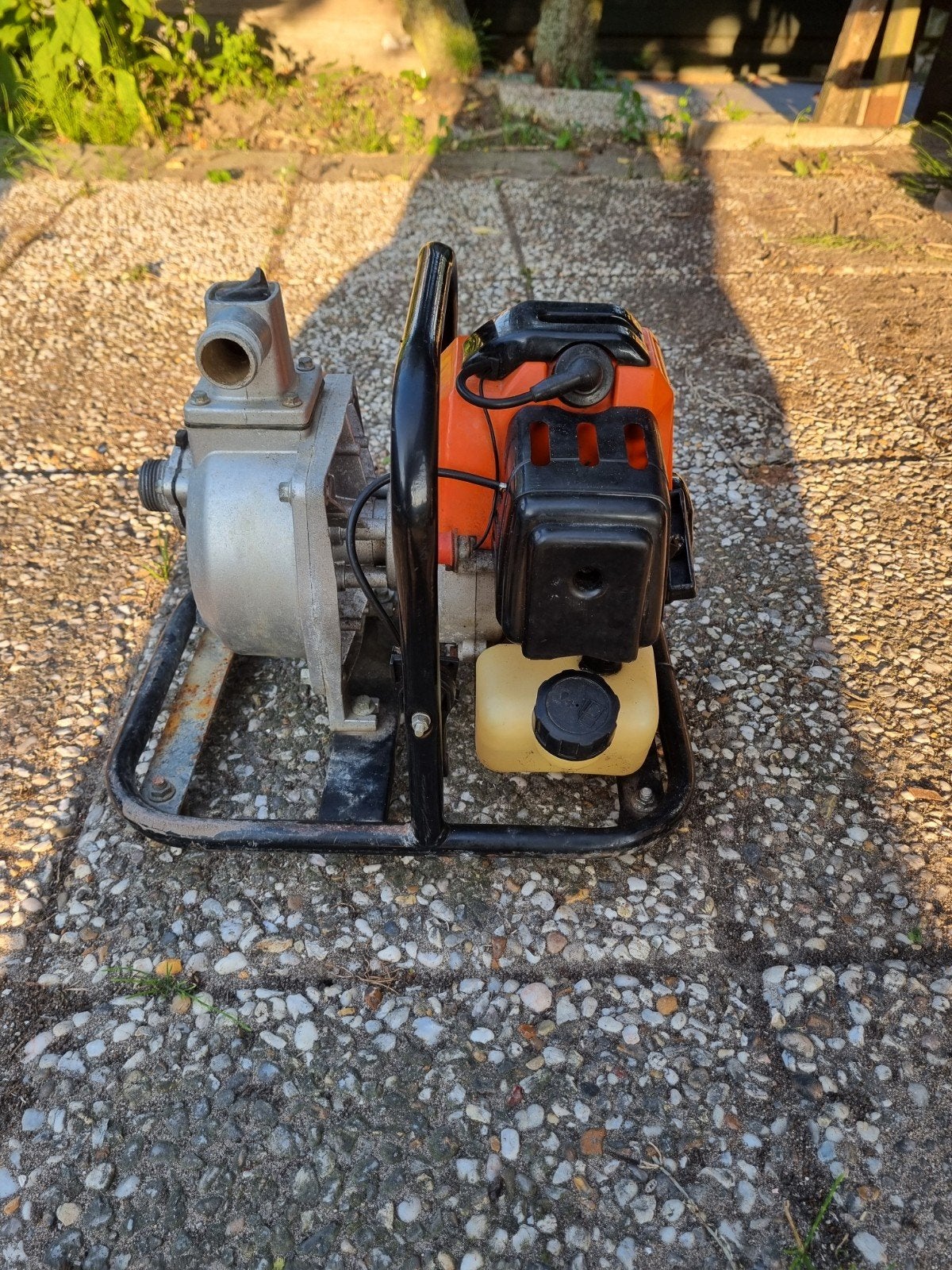 Benzine waterpomp 1.5 PK - Ideaal voor tuin en vijver, Tuin en Terras, Waterpompen, Ophalen of Verzenden, Gebruikt, Handmatig