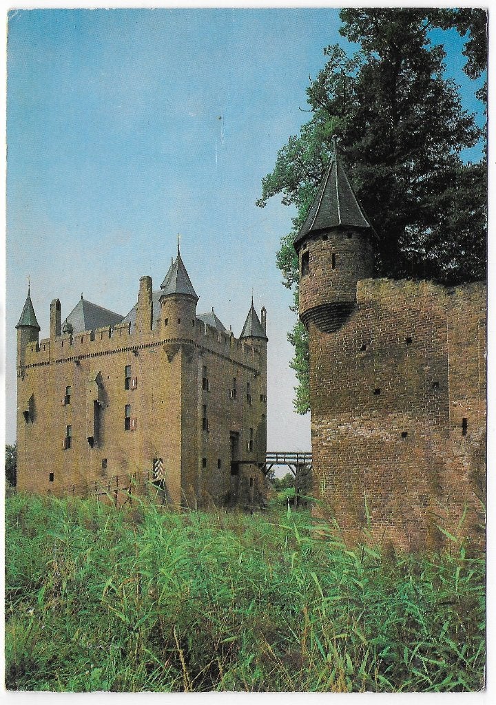 Over - Betuwe Kasteel Doornenburg gelopen Ansichtkaart B4851, Ophalen of Verzenden, 1980 tot heden, Gelopen, Limburg