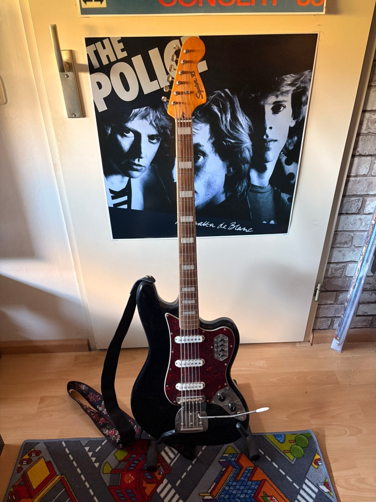 Squier bass VI zwart, Ophalen, Zo goed als nieuw, Elektrisch, 6-snarig