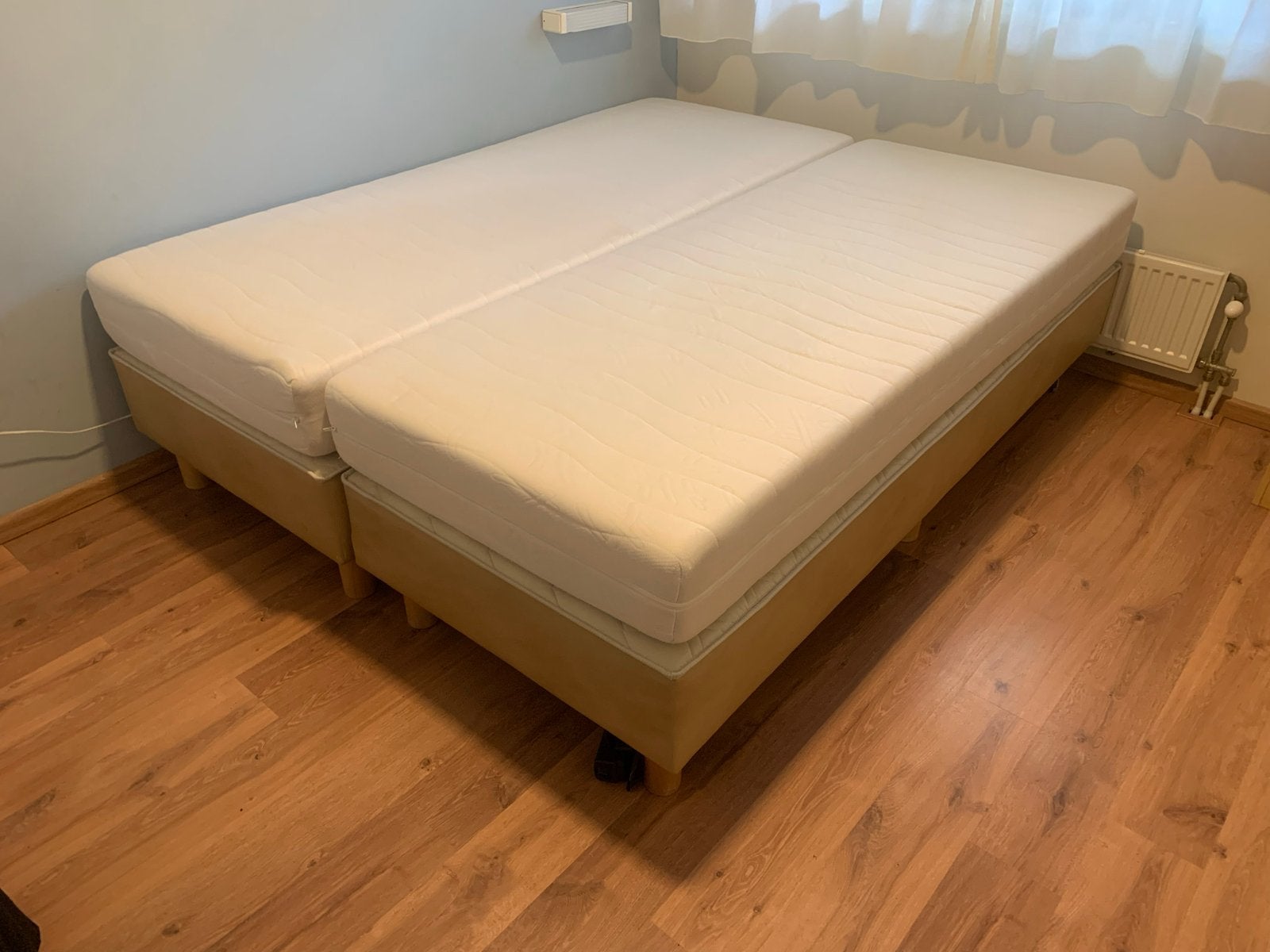 Boxspring bedden met matrassen (2x 80x200 cm), Huis en Inrichting, Ophalen, Tweepersoons, Zo goed als nieuw, 200 cm