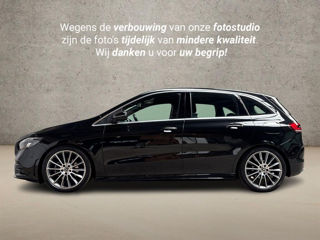Mercedes-Benz B-Klasse 180 AMG Sport Automaat (GROOT NAVI, T, Auto's, Mercedes-Benz, 12 maanden, 136 pk, Gebruikt, 4 cilinders
