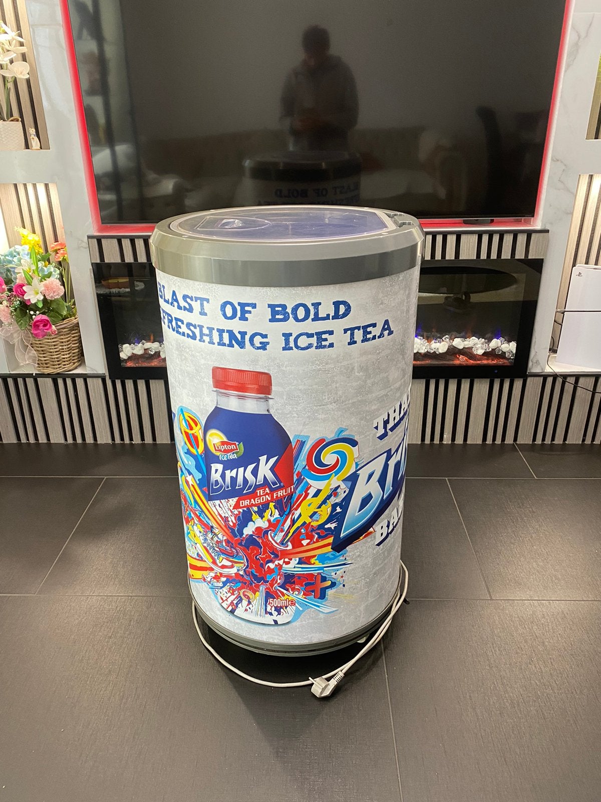 Een mooie koel elektrische bliken koelkast vorm van een blik, Ophalen of Verzenden, Zo goed als nieuw