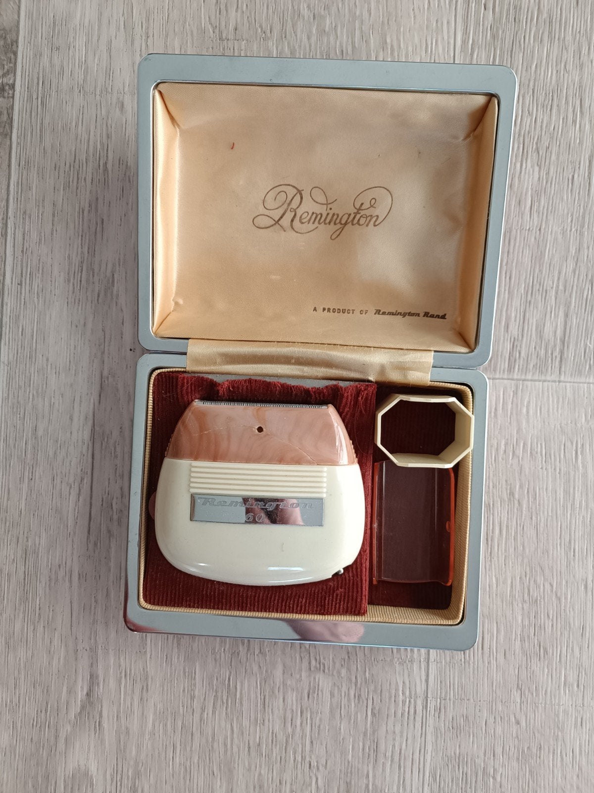 Vintage Remington 60 Elektrisch Scheerapparaat in Etui, Ophalen of Verzenden