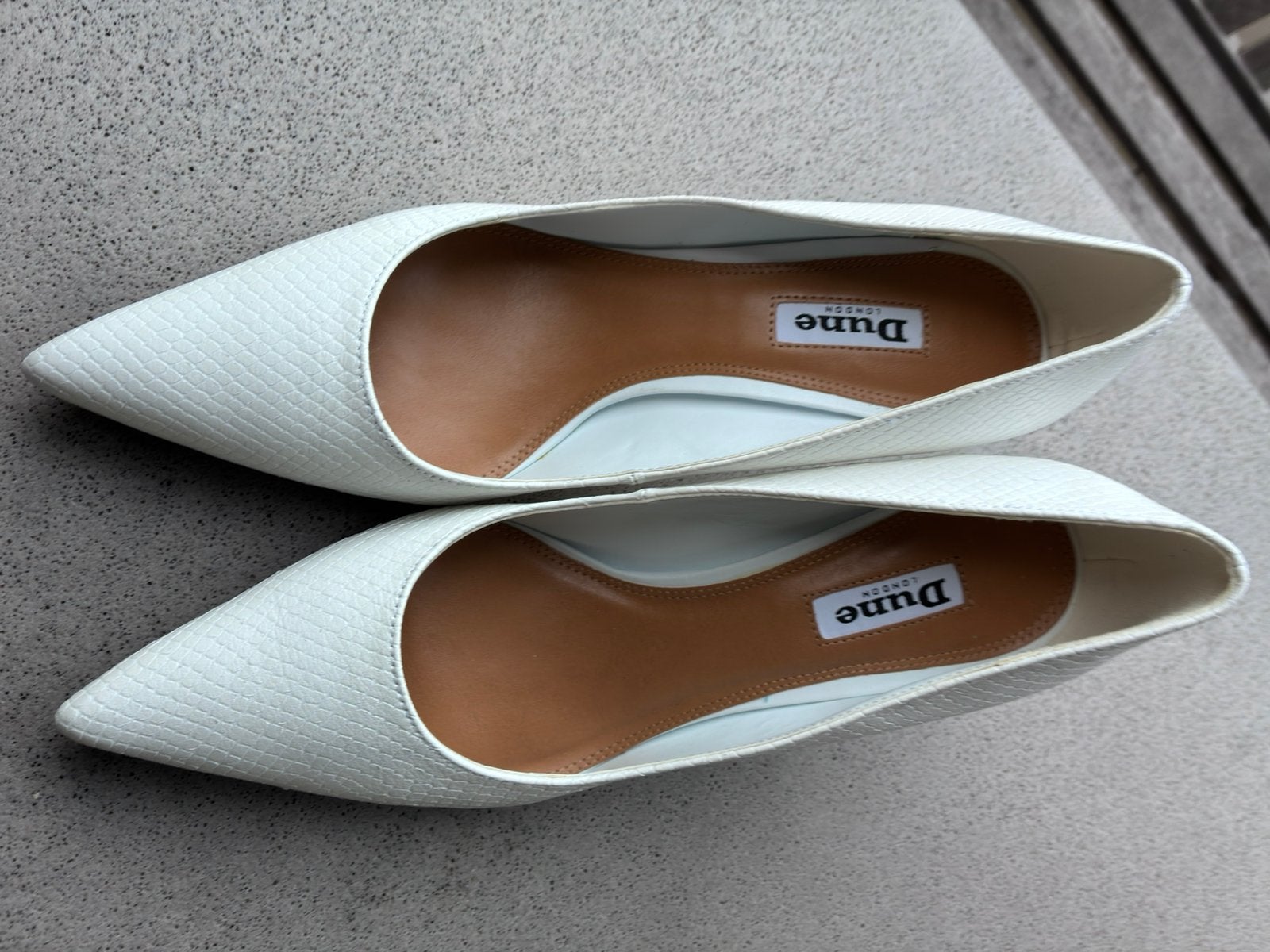 Dune London Witte Pumps met Reptielprint - Maat 39, Kleding | Dames, Schoenen, Ophalen of Verzenden, Nieuw, Wit, Pumps