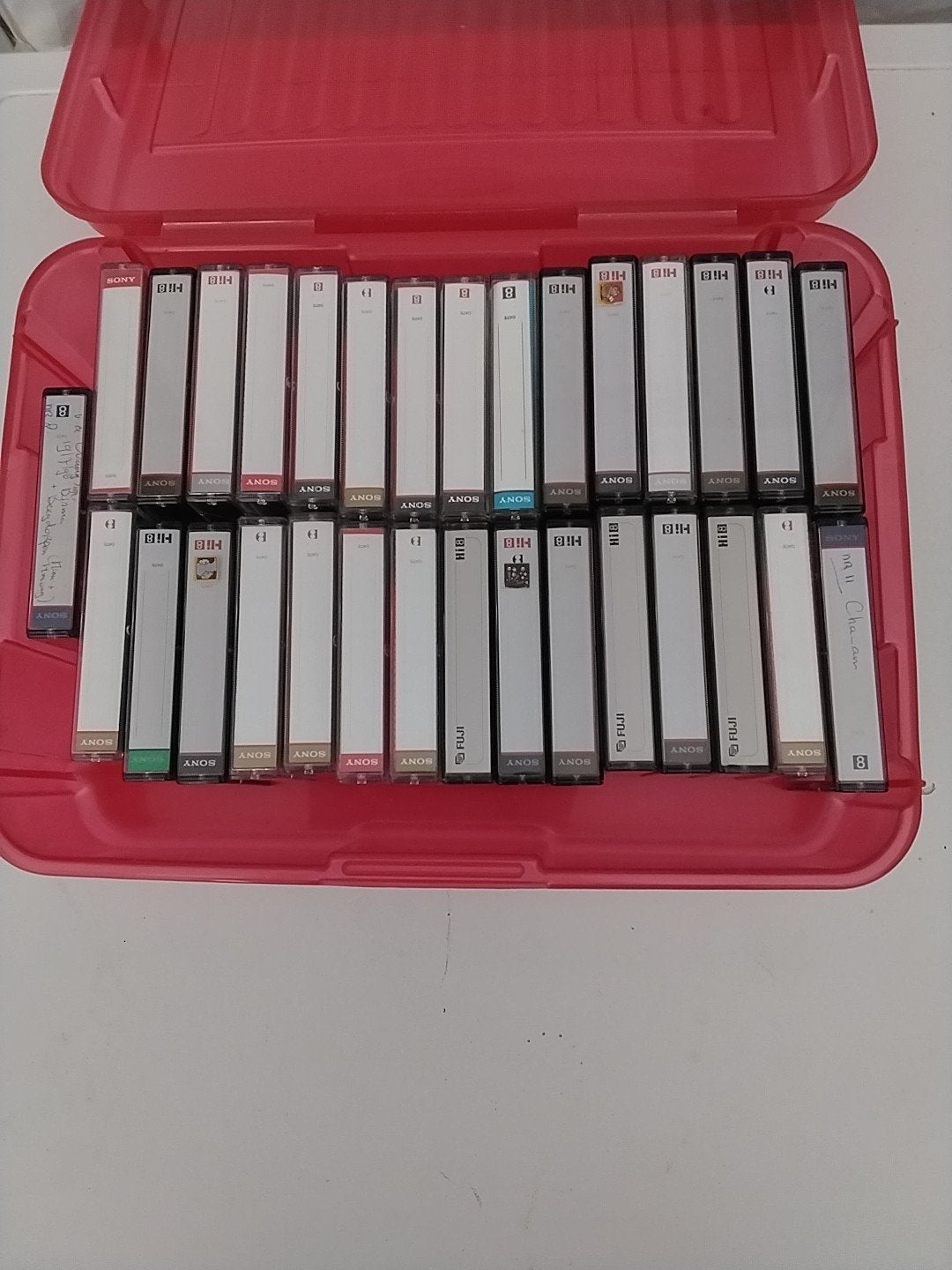 31 stuks Sony Hi8 en Digital8 videobanden, Mini dv, Gebruikt, Ophalen of Verzenden, Band, Disc of Geheugen