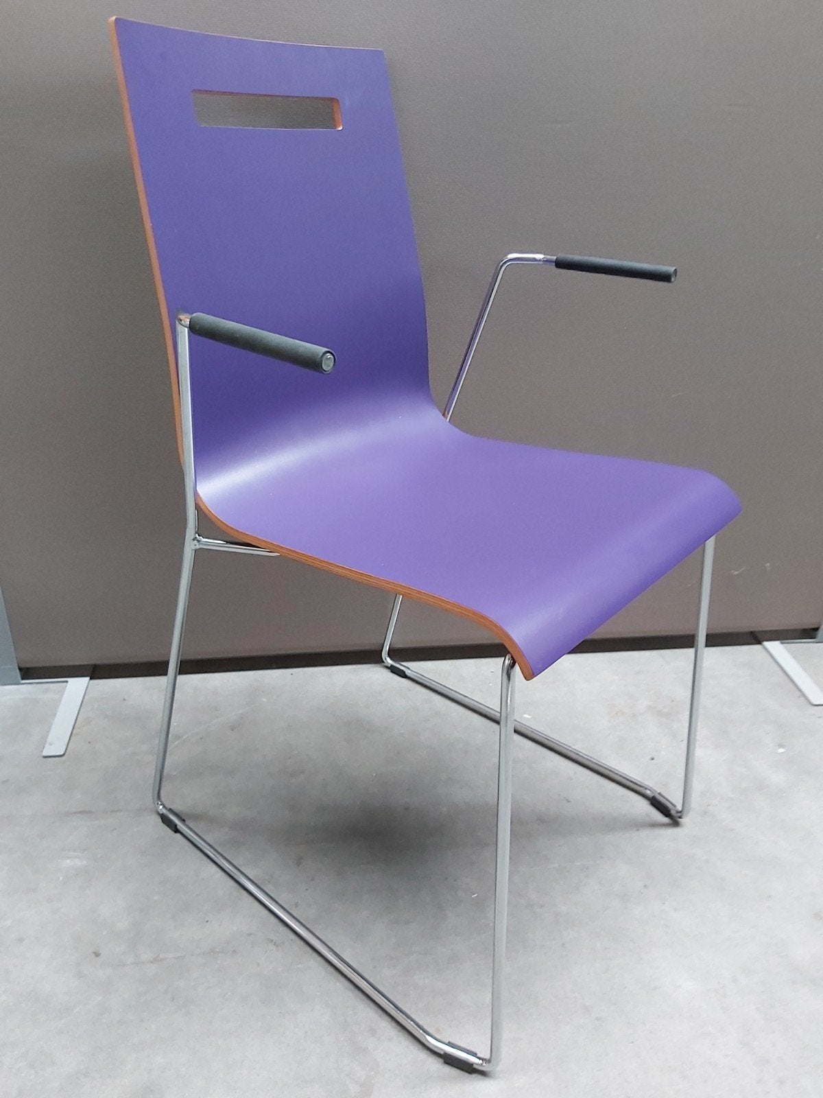 Stapelstoel Huislijn model Oscar, Huis en Inrichting, Stoelen, Ophalen, Overige kleuren, Zo goed als nieuw, Vijf, Zes of meer stoelen