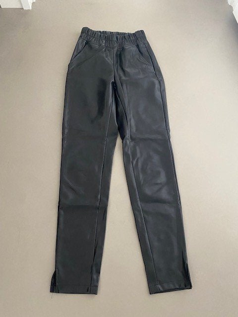 Zwarte nepleren broek van Costes, maat xs, Kleding | Dames, Broeken en Pantalons, Verzenden, Zwart, Zo goed als nieuw, Maat 34 (XS) of kleiner