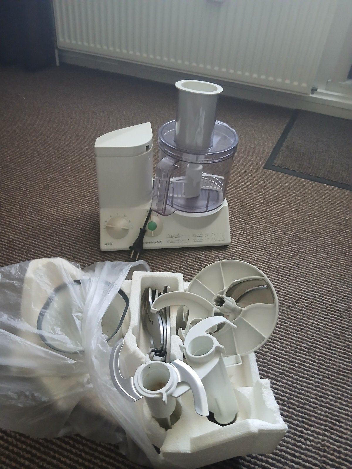 Braun CombiMax 650 Keukenmachine met accessoires, Gebruikt, 3 snelheden of meer, Ophalen of Verzenden, 2 tot 3 liter