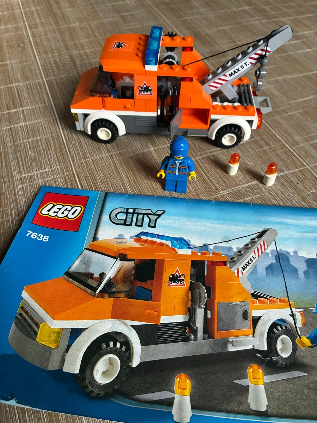 LEGO City Takelwagen 7638 met minifiguur en instructies, Ophalen of Verzenden, Gebruikt