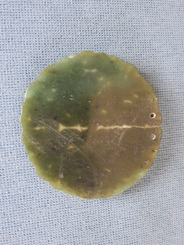 Antiek draken amulet in donker groene jade steen, Ophalen of Verzenden