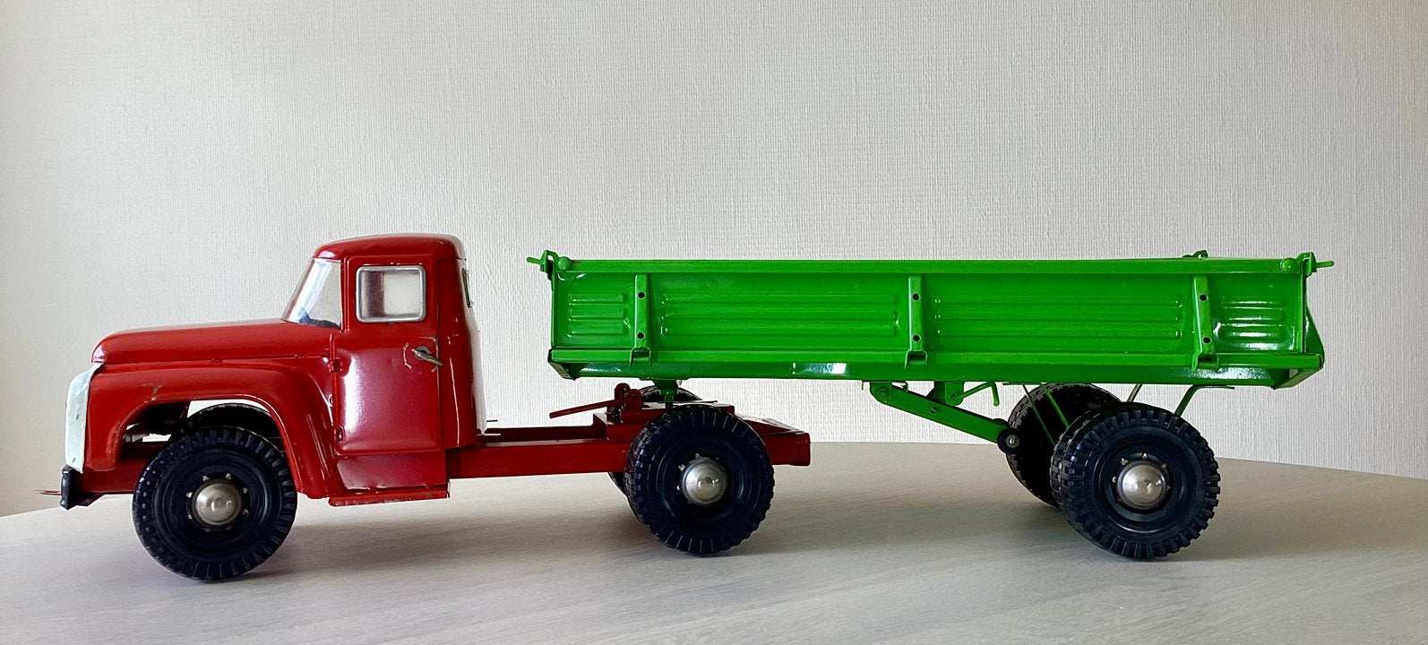 ZIL130 Truck met oplegger., Ophalen of Verzenden, Zo goed als nieuw