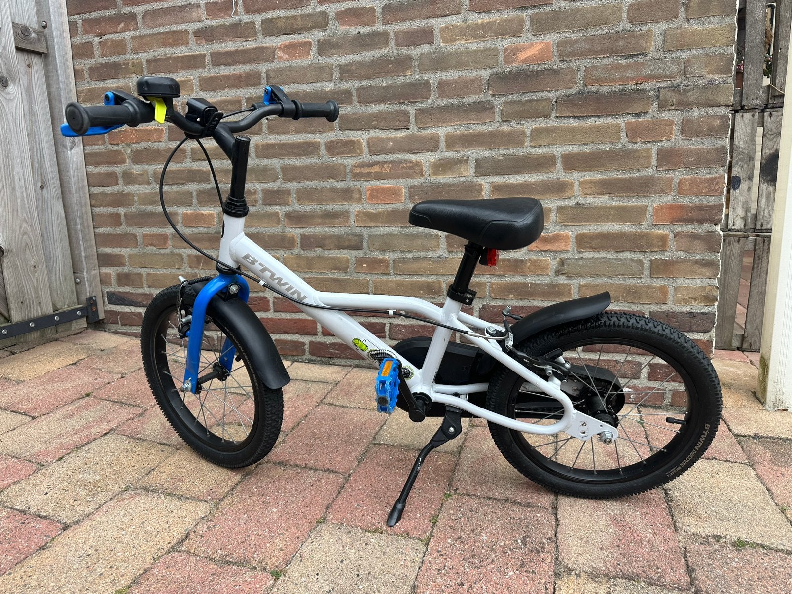 Kinderfiets in nette staat, leeftijd 4-5 jaar, Fietsen en Brommers, Fietsen | Kinderfietsjes, Ophalen, Gebruikt, Velgrem, Minder dan 16 inch