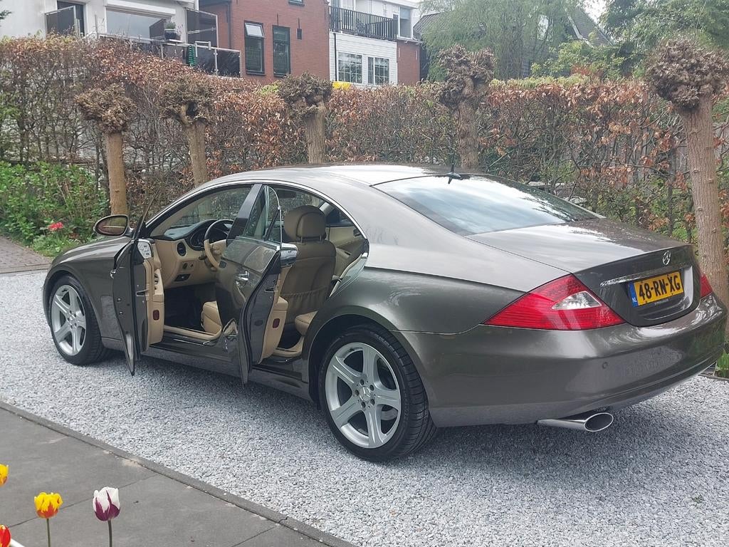 Mercedes-Benz CLS 3.5 AUT orginele nl Nap, Auto's, Mercedes-Benz, Automaat, Achterwielaandrijving, 4 stoelen, 272 pk