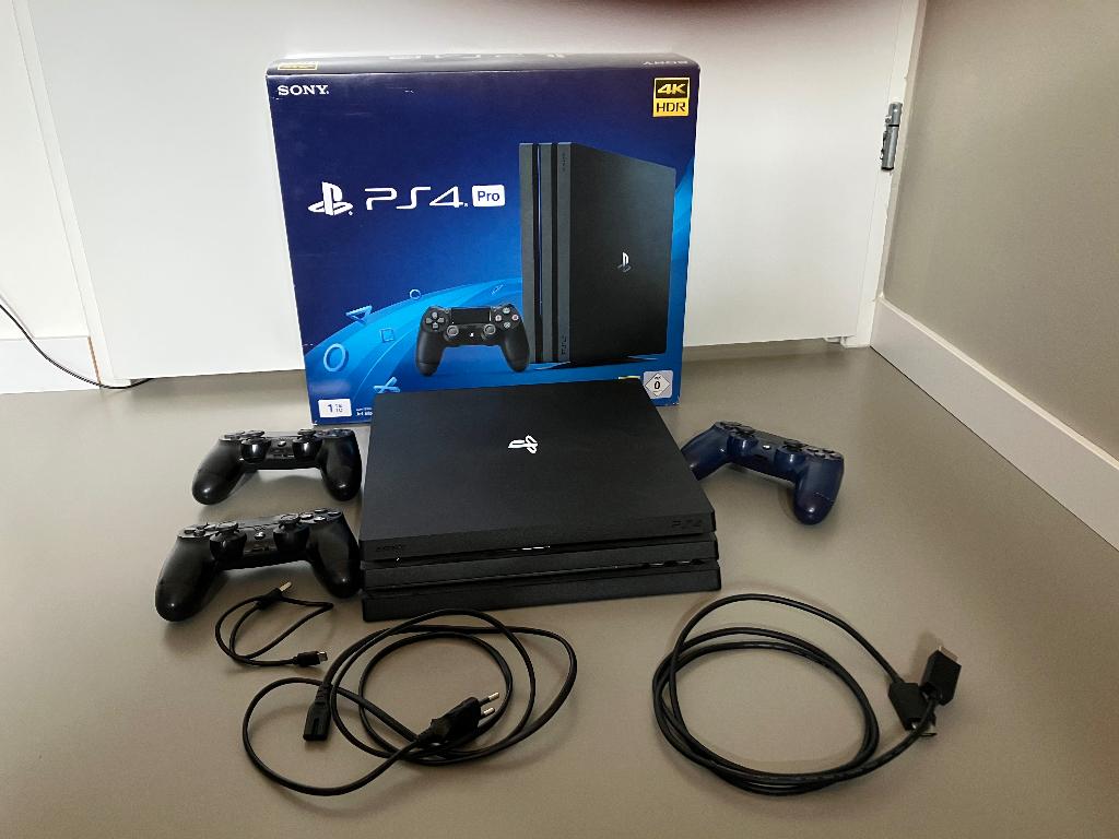 Playstation 4 Pro, Spelcomputers en Games, Spelcomputers | Sony PlayStation 4, Ophalen, 1 TB, Pro, Met 3 controllers of meer