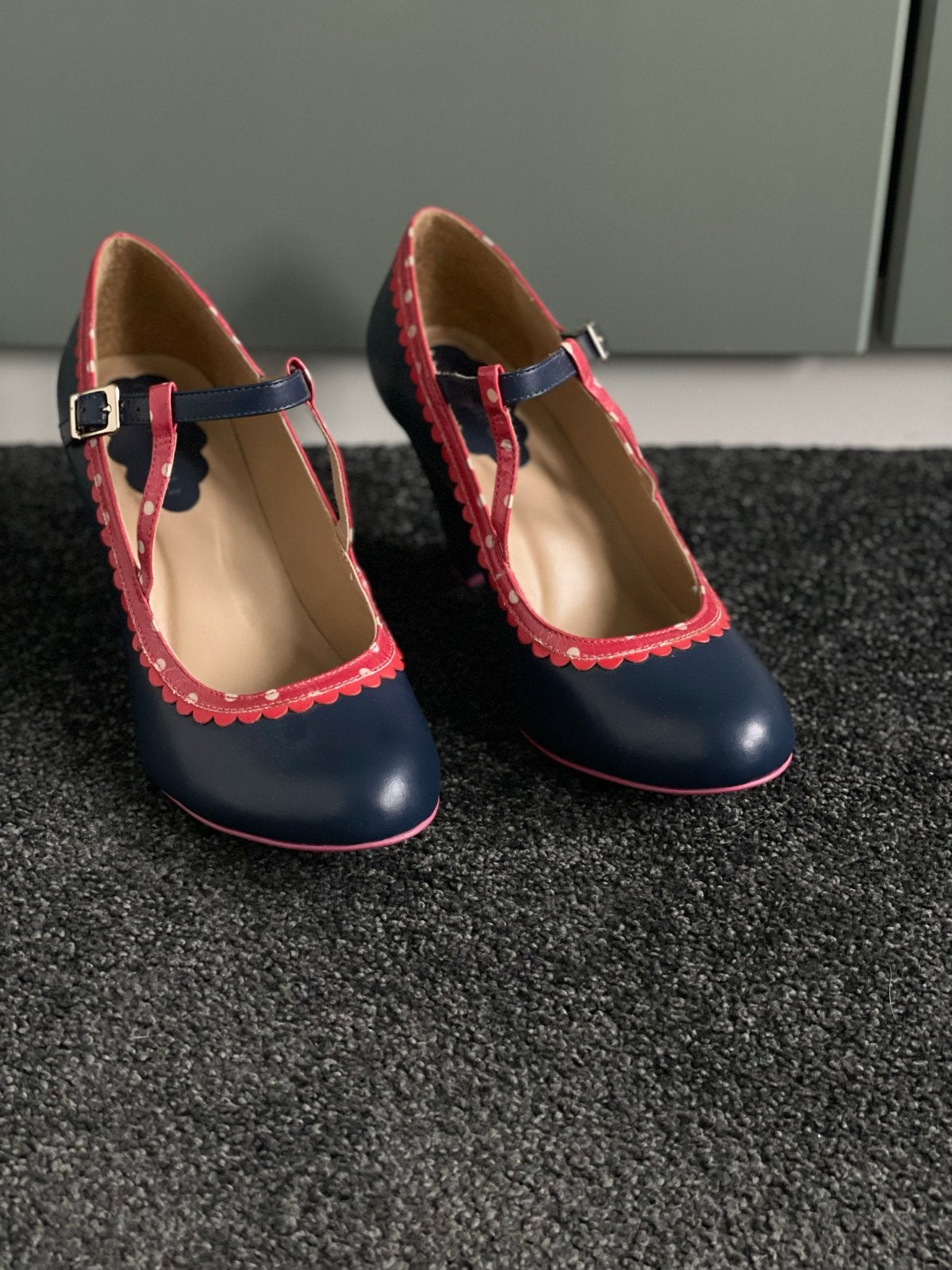 Christoffoli blauwe pumps met rode accenten en bandje, Pumps, Blauw, Ophalen of Verzenden, Zo goed als nieuw