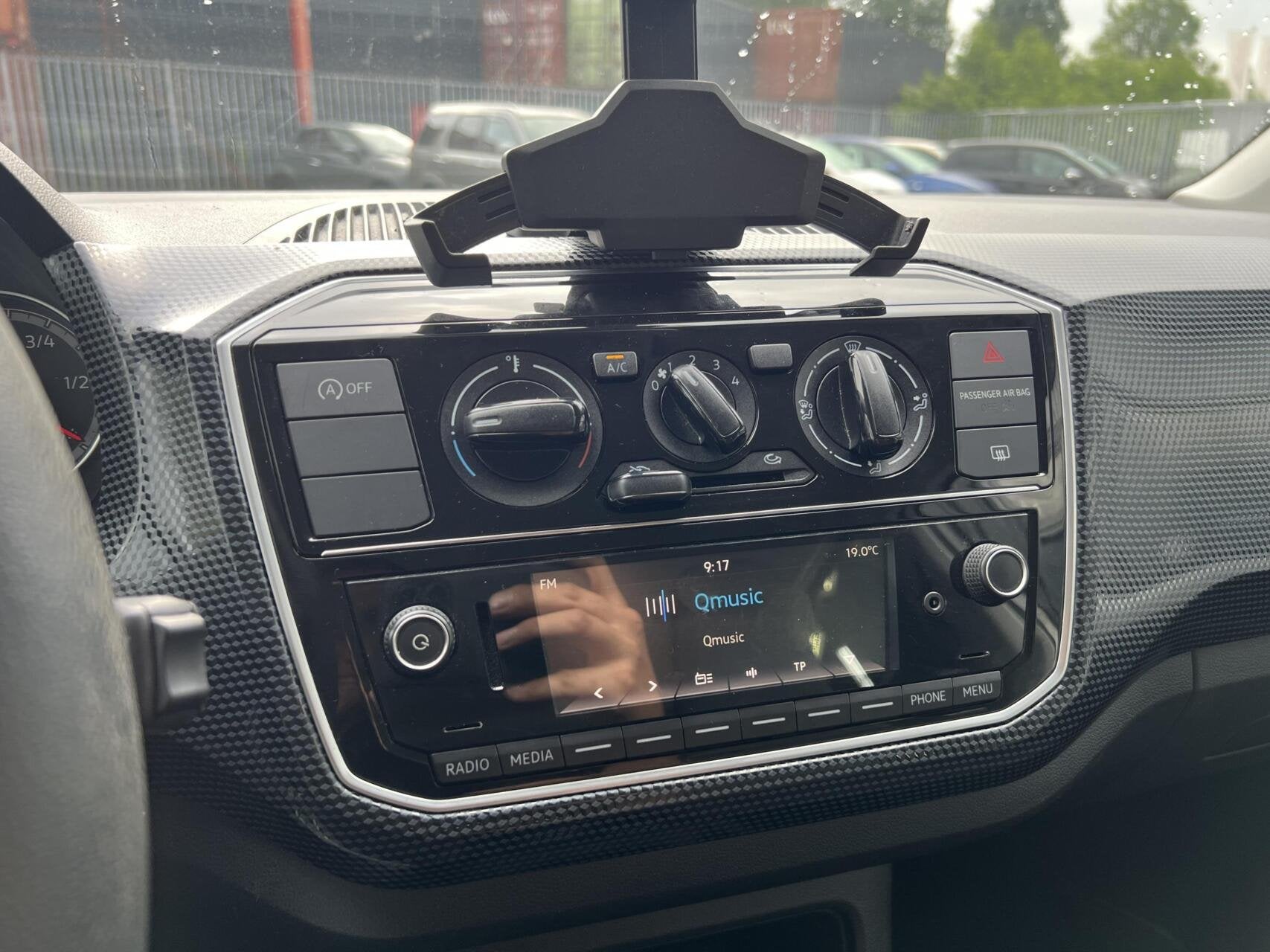 Foto 9 van Volkswagen Up! 1.0 5DRS 2016 Wit | Airco |