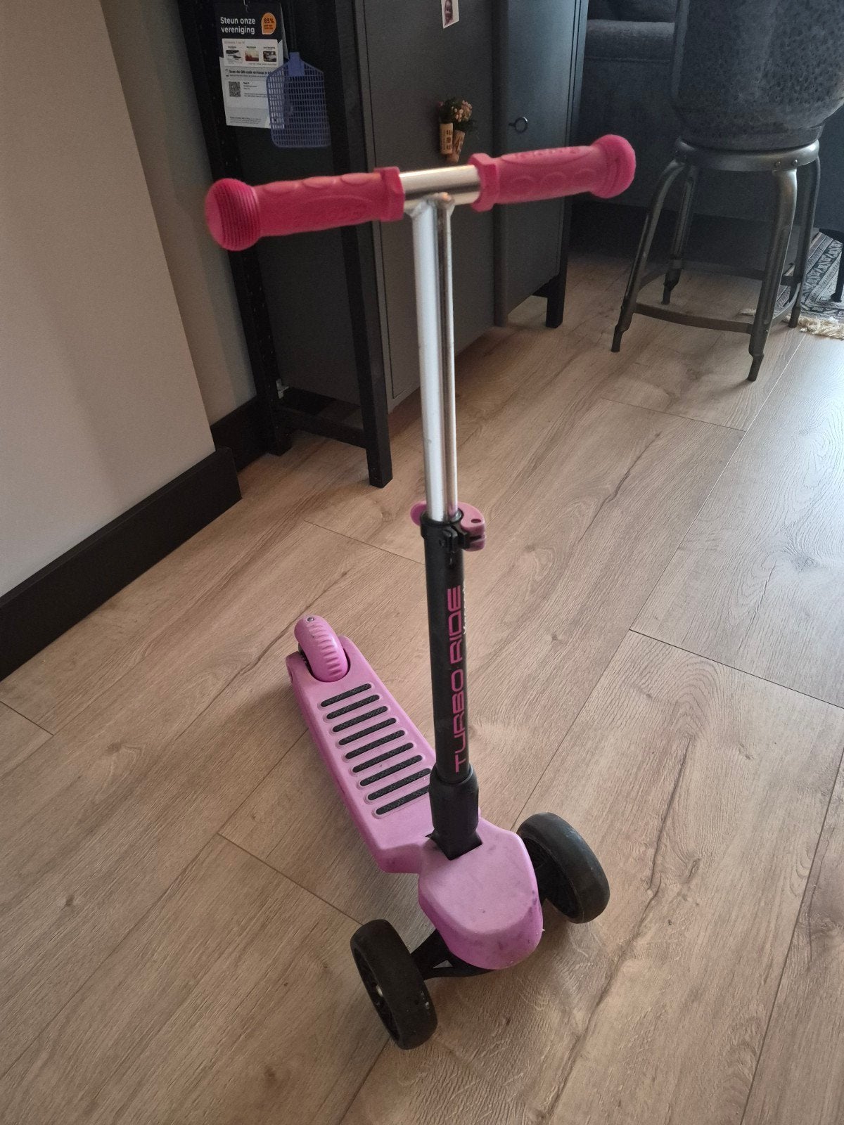Roze step met lichtjes in wielen - inklapbaar, Ophalen