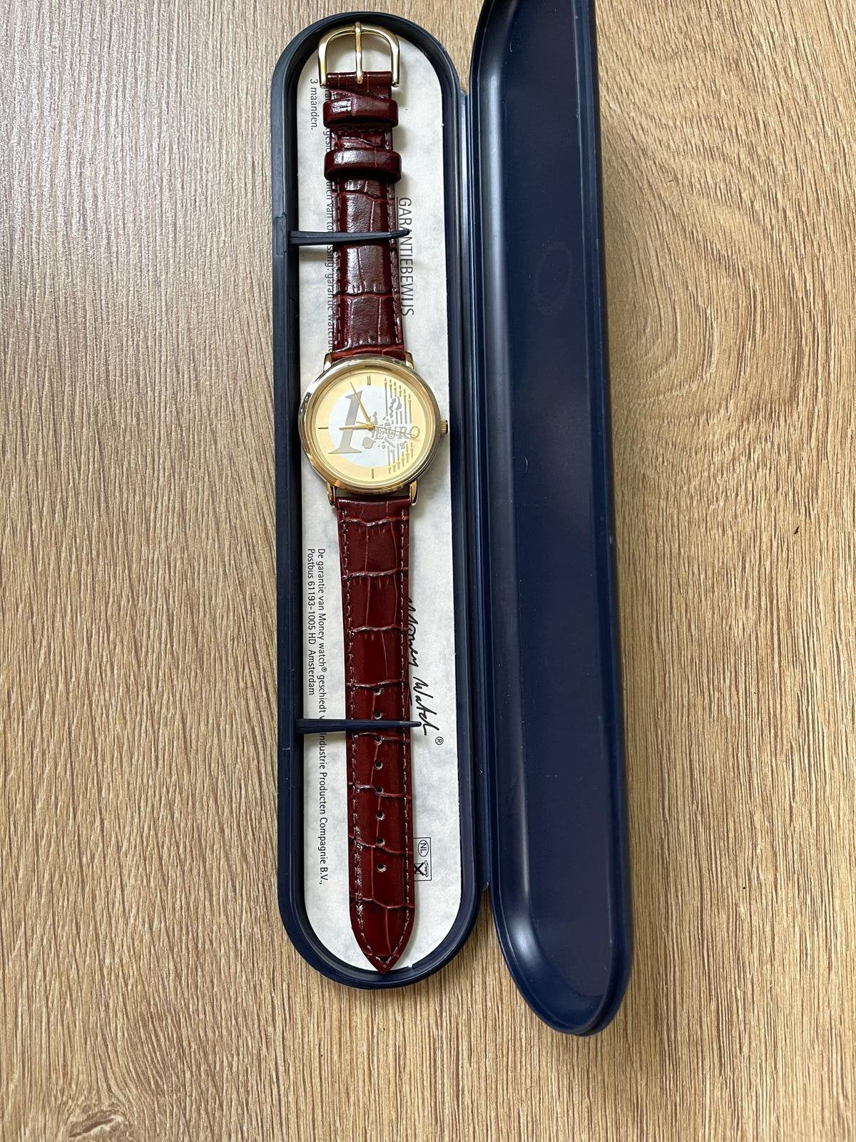 Money watch, met 1 euro wijzerplaat., Sieraden, Tassen en Uiterlijk, Horloges | Heren, Ophalen of Verzenden, Nieuw, Leer, Overige merken