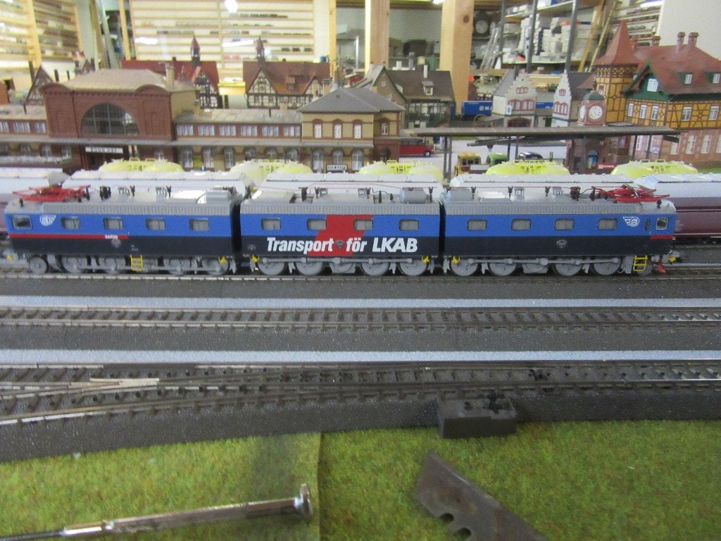 voor MARKLIN SJ DRIE DELIGE LOK VOOR WAGONS MET ERTZ, Wisselstroom, Locomotief, Ophalen of Verzenden, Zo goed als nieuw